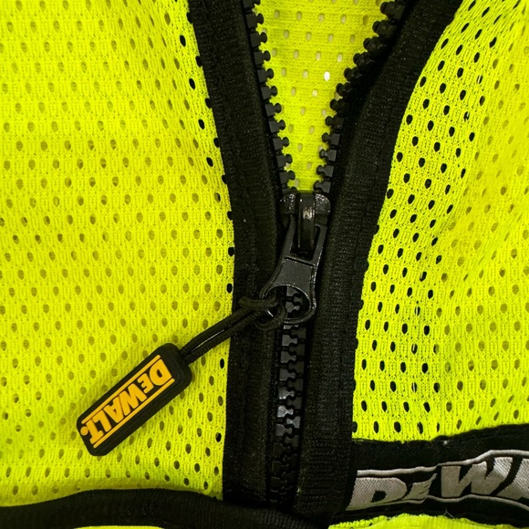 EUC Dewalt High-Vis Safety Vest #OSHA Class R Type 2 - Picture 7 of 10
